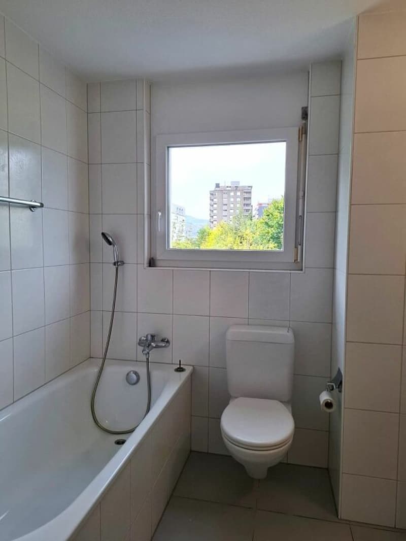 SCHÖNE WOHNUNG MIT GROSSEM BALKON (11)