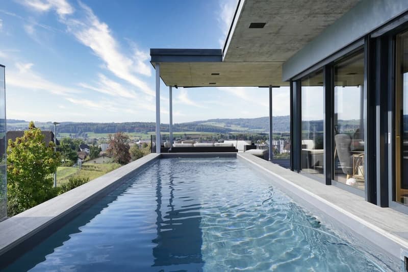 EINZIGARTIGES TERRASSENHAUS MIT POOL, WEITSICHT UND HÖCHSTEM WOHNKOMFORT (2)