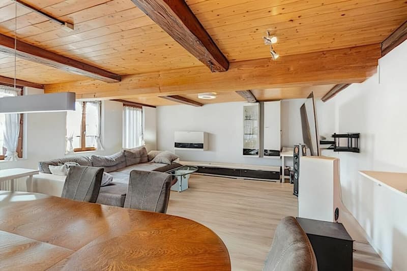 HEIMELIGE 4.5-ZIMMER MAISONETTE-WOHNUNG (2)