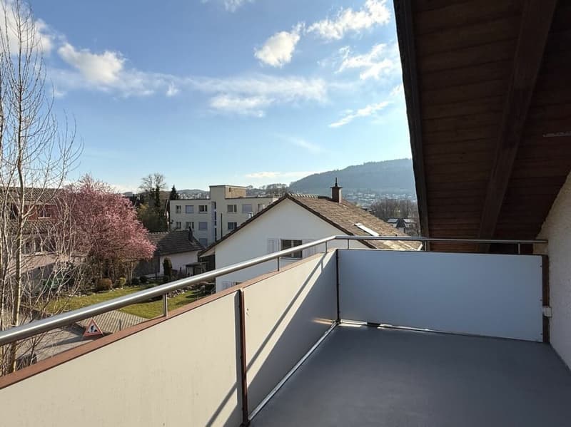 3-ZIMMER DACHWOHNUNG AN RUHIGER LAGE (1)