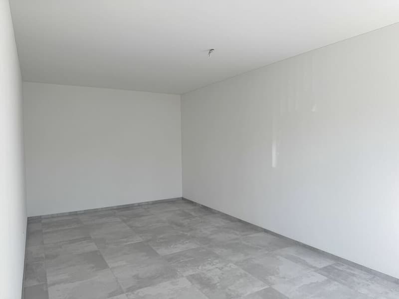 GROSSZÜGIGE PARTERREWOHNUNG MIT GEDECKTEM SITZPLATZ Kopie (7)