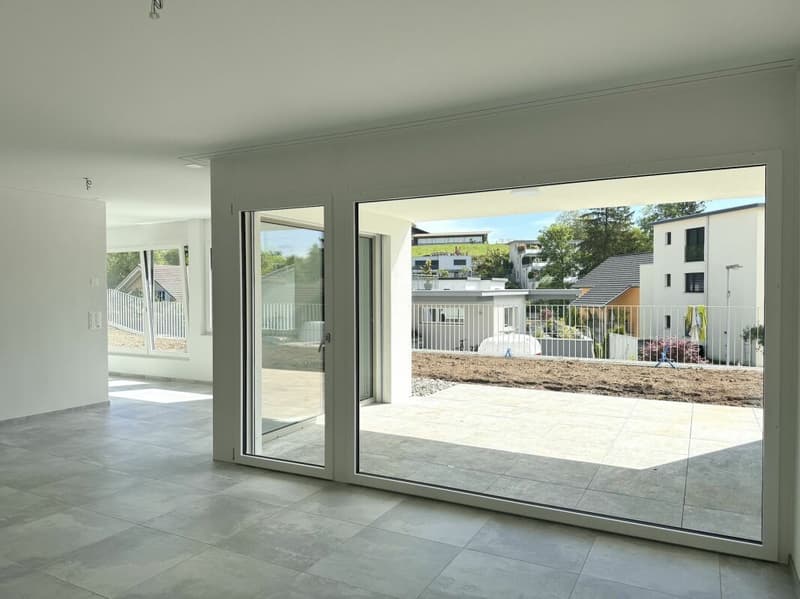 GROSSZÜGIGE PARTERREWOHNUNG MIT GEDECKTEM SITZPLATZ Kopie (4)