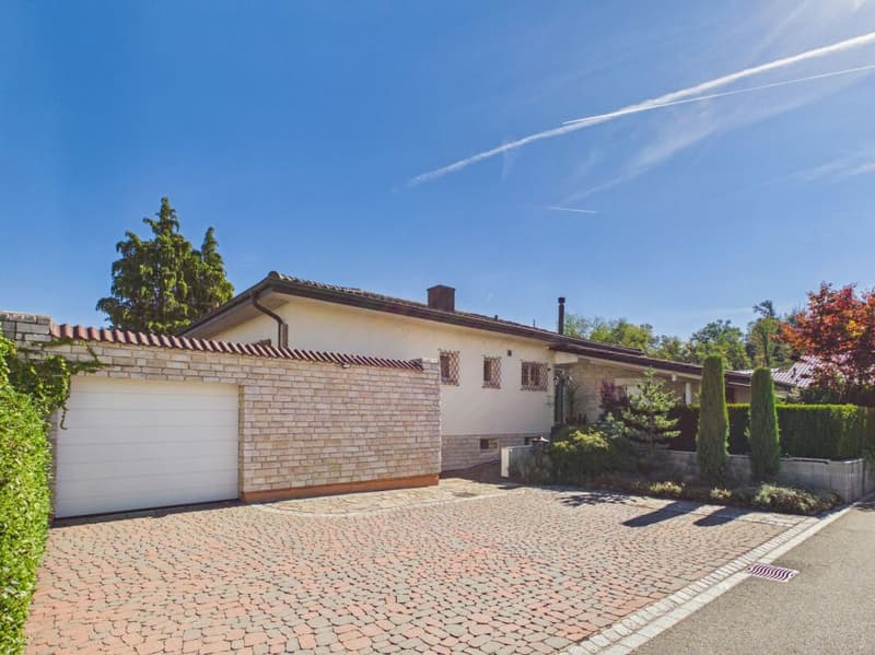 SCHMUCKES EINFAMILIENHAUS IM BUNGALOWSTIL (1)