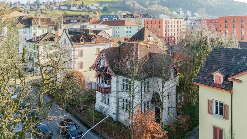 Villa de ville élégante de 15,5 pièces dans un emplacement de parc préféré (2)
