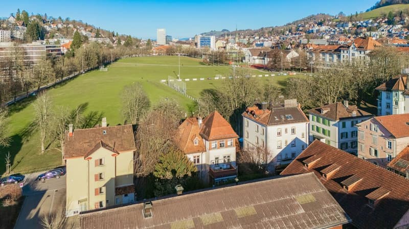 Villa de ville élégante de 15,5 pièces dans un emplacement de parc préféré (3)