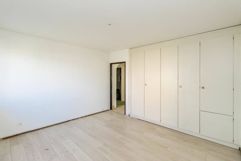 Peaceful living with a far-reaching view, winter garden & smart home (6)