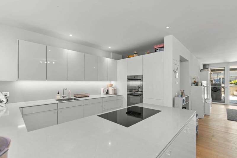 Appartement de plain-pied moderne 4,5 pièces - Vie centrale dans un emplacement très demandé (6)
