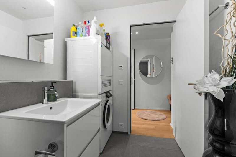 Appartement de plain-pied moderne 4,5 pièces - Vie centrale dans un emplacement très demandé (12)