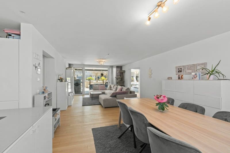 Appartement de plain-pied moderne 4,5 pièces - Vie centrale dans un emplacement très demandé (8)