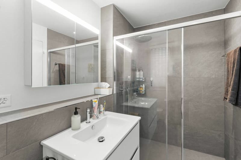 Appartement de plain-pied moderne 4,5 pièces - Vie centrale dans un emplacement très demandé (11)