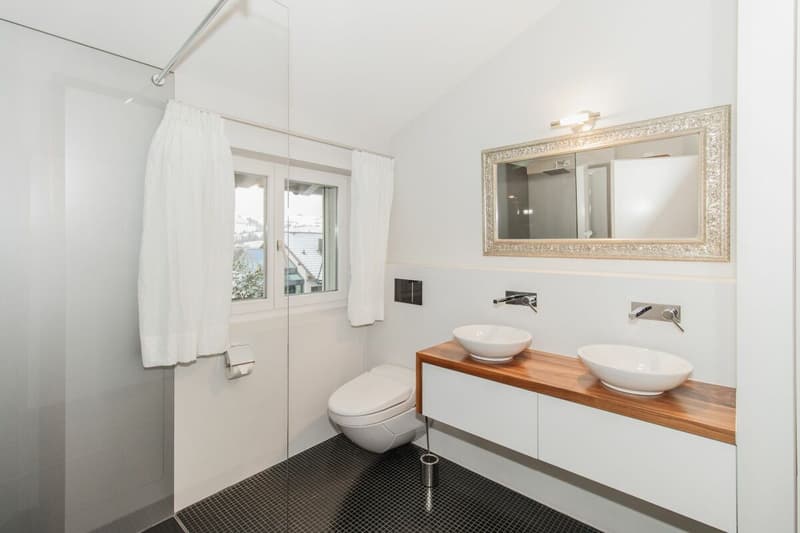 Large 6.5-room DEFH in a preferred residential area - modernized and immediately available (12)