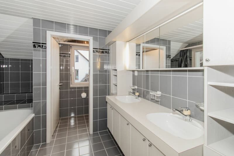 Large 6.5-room DEFH in a preferred residential area - modernized and immediately available (13)