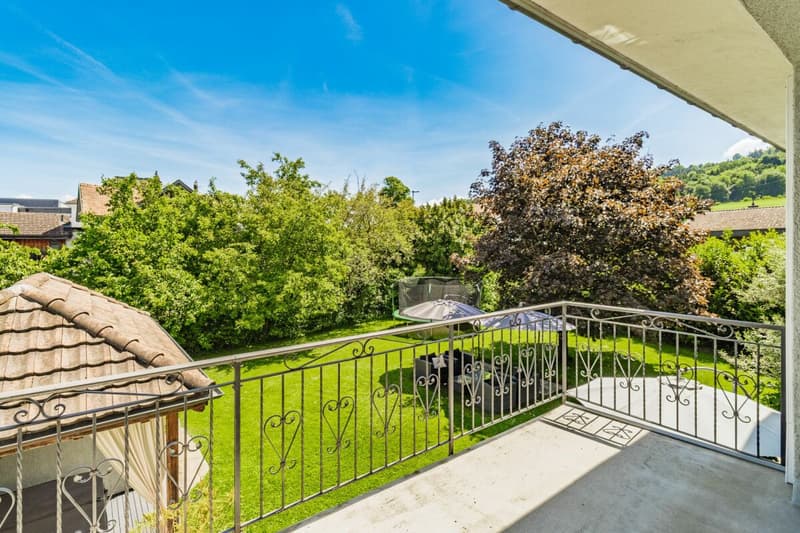 7.5-room country house villa with lake view on a large plot of land (18)