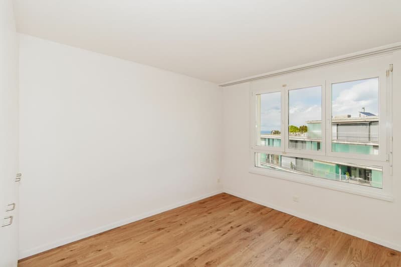 5.5-room attic apartment with a far-reaching view to Lake Constance (6)