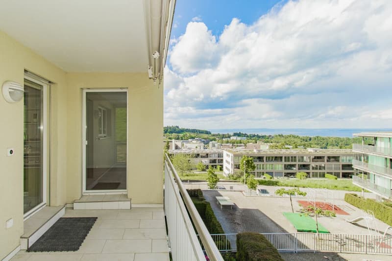 5.5-room attic apartment with a far-reaching view to Lake Constance (14)
