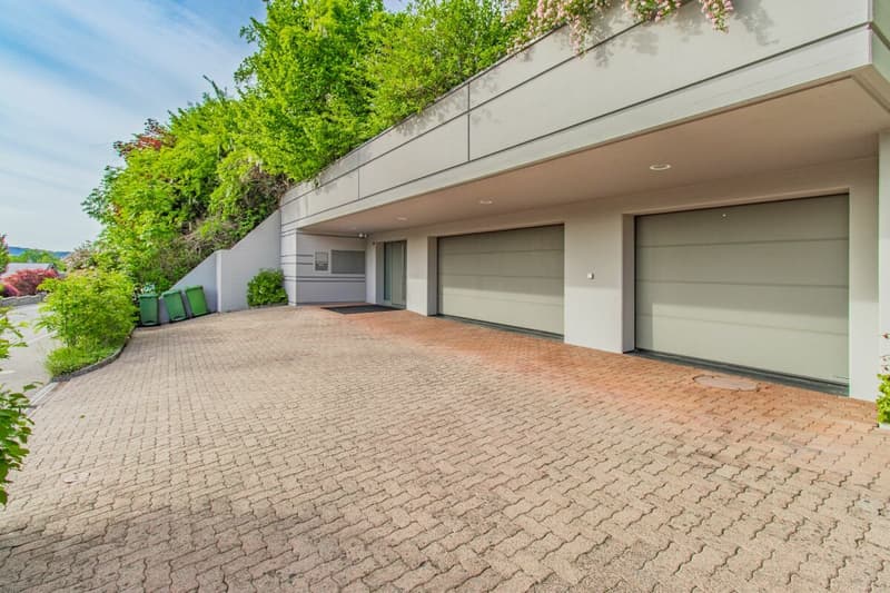 Luxuriöse Villa mit weitläufigem Grundstück, Pool und Privatsphäre (17)