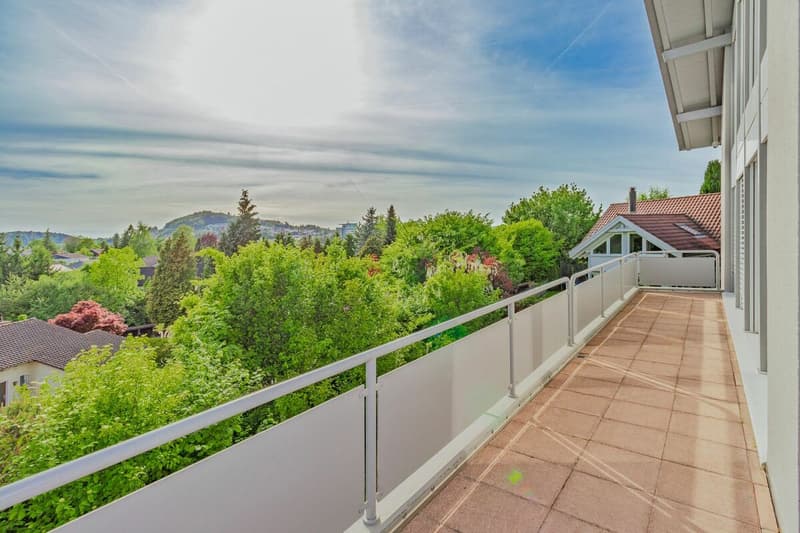 Luxuriöse Villa mit weitläufigem Grundstück, Pool und Privatsphäre (15)