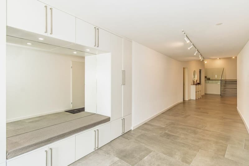 Luxuriöse Villa mit weitläufigem Grundstück, Pool und Privatsphäre (7)