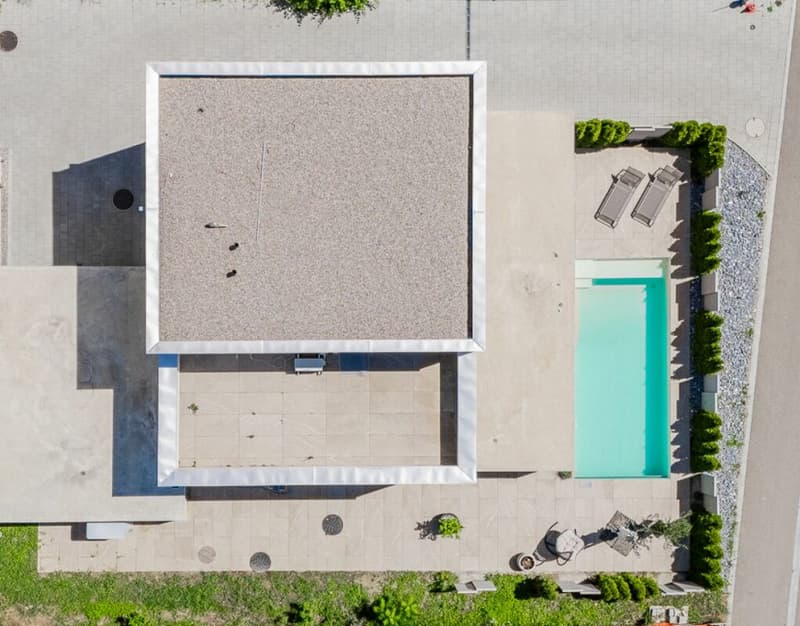Maison unifamiliale de luxe avec construction de haute qualité et piscine extérieure (2)