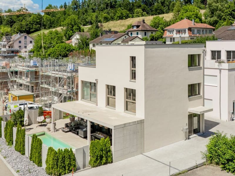 Maison unifamiliale de luxe avec construction de haute qualité et piscine extérieure (3)