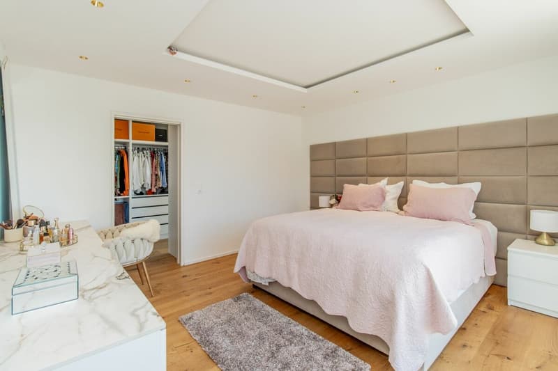 Maison unifamiliale de luxe avec construction de haute qualité et piscine extérieure (14)