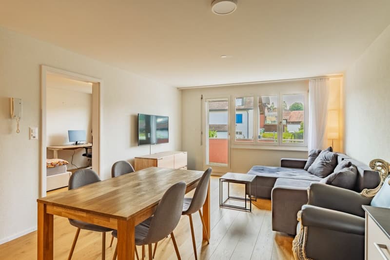 Appartamento di 2,5 locali modernizzato con balcone & garage singolo (4)