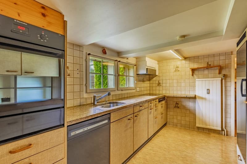 Spacious 6.5-room single-family house with versatile space offer (4)