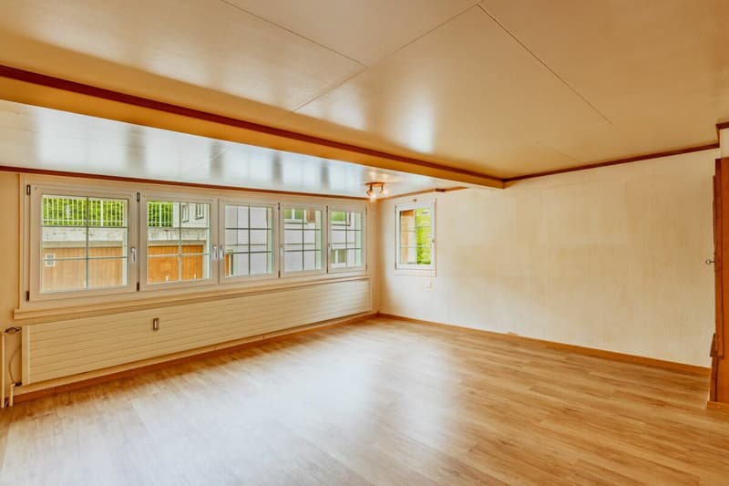 Spacious 6.5-room single-family house with versatile space offer (3)