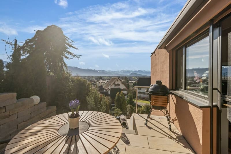 Casa unifamiliare moderna con panorama alpino (5)