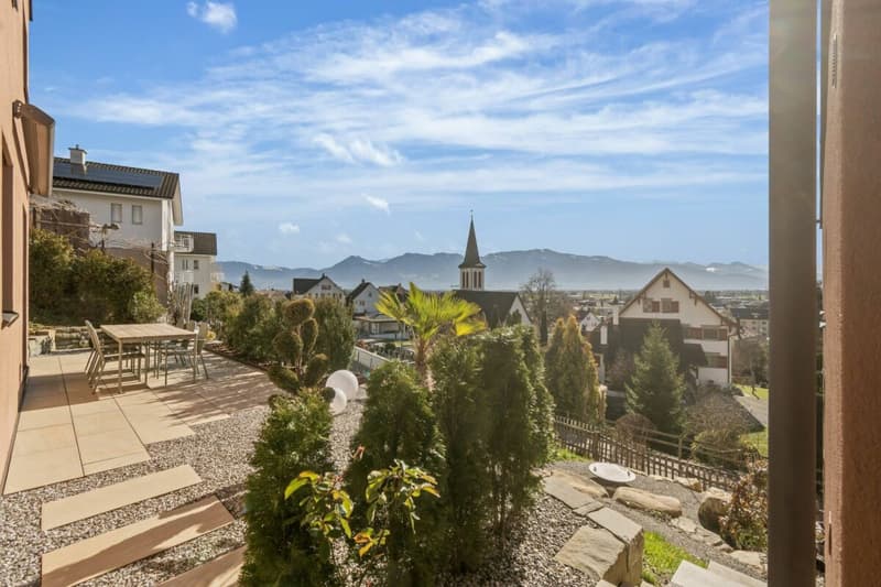 Casa unifamiliare moderna con panorama alpino (10)