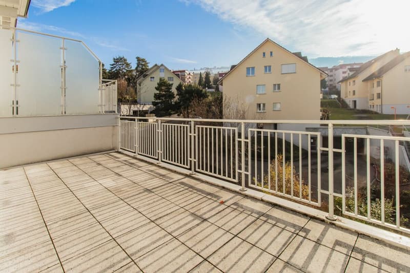 Grosszügiges 5.5-Zimmer-Reiheneinfamilienhaus in Seenähe (12)