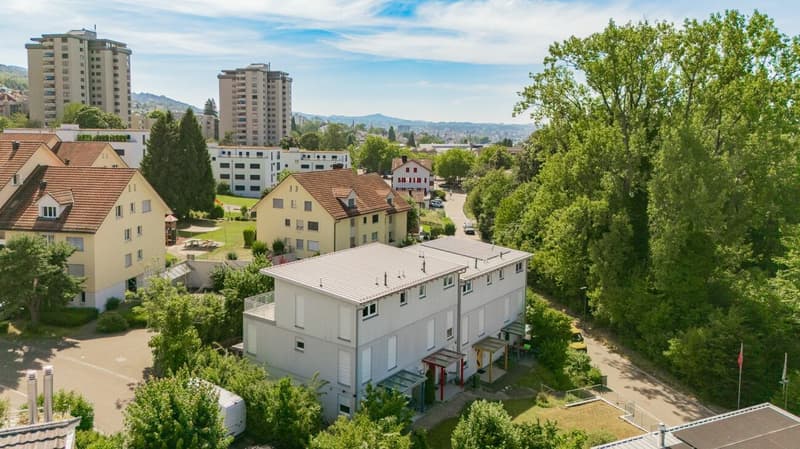 Grosszügiges 5.5-Zimmer-Reiheneinfamilienhaus in Seenähe (4)