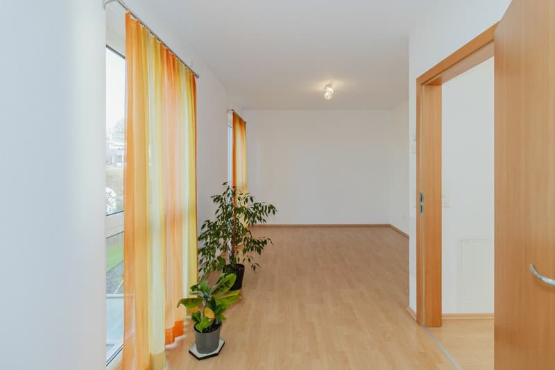 Grosszügiges 5.5-Zimmer-Reiheneinfamilienhaus in Seenähe (10)