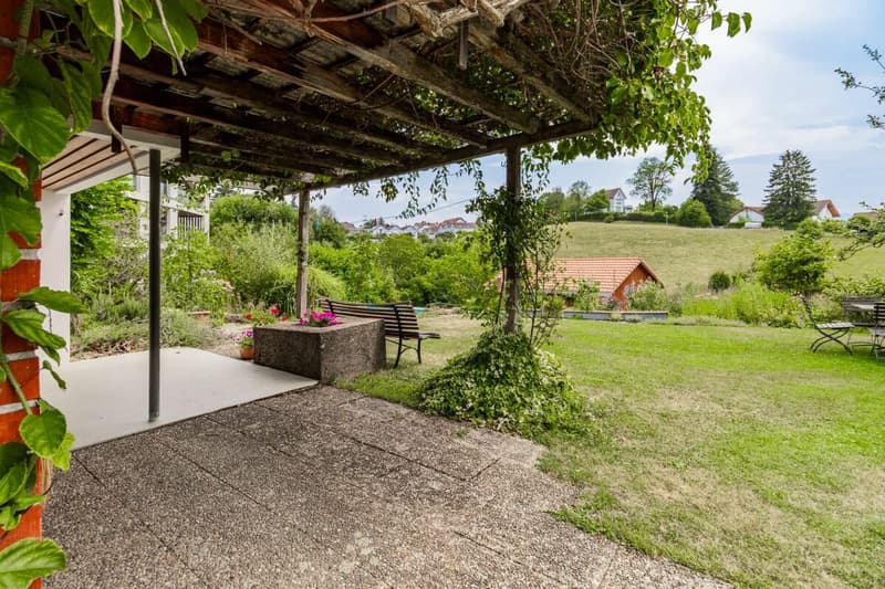 Freistehendes 8-Zimmer-Einfamilienhaus mit unverbaubarer Alpsteinsicht (9)
