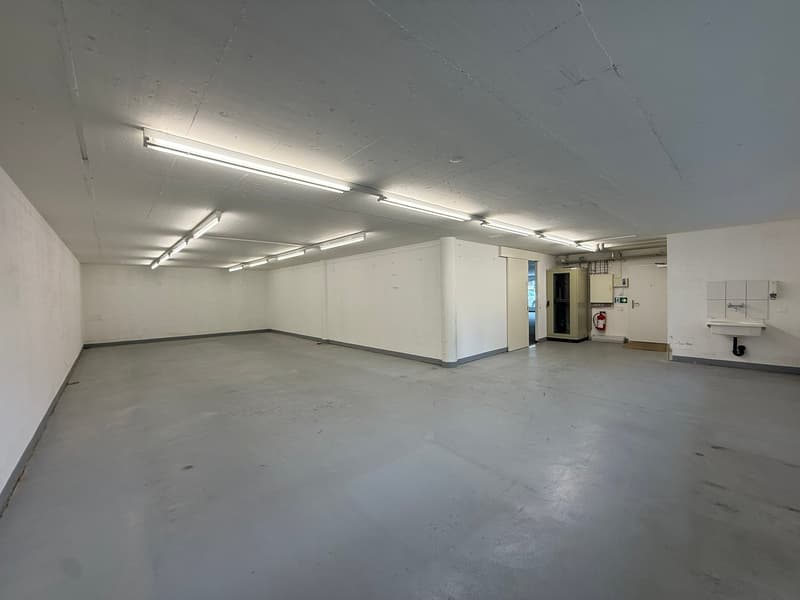 Flexible Gewerbefläche (ca. 300 m²) mit Büro- und Lageranteil in Wollerau (10)