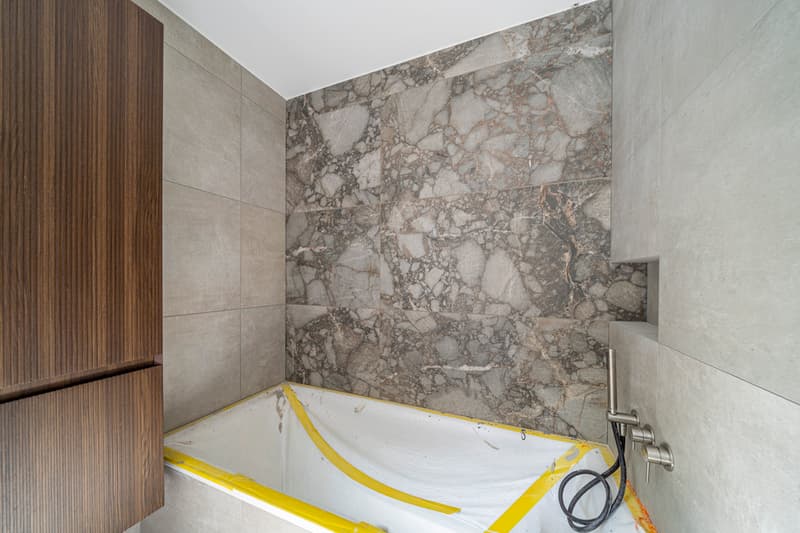 Bad mit Badewanne