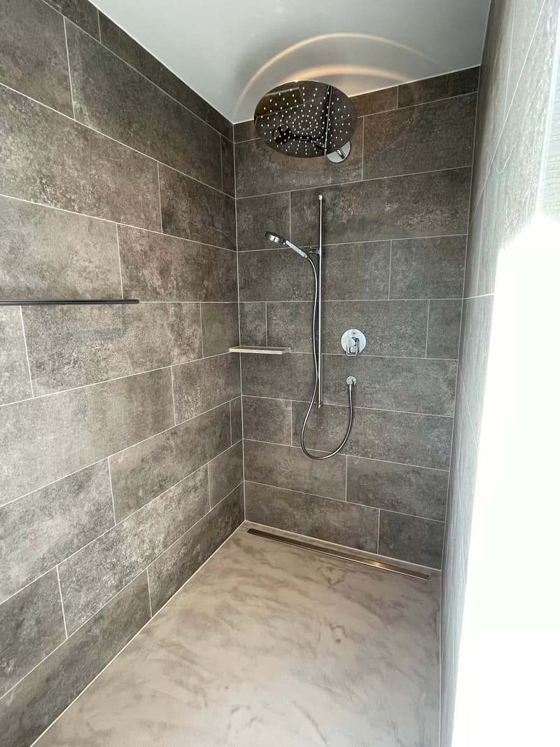 Exklusives 5.5-Zimmer-Einfamilienhaus mit hochwertigem Eigentumsstandard und grosszügigem Garten (8)