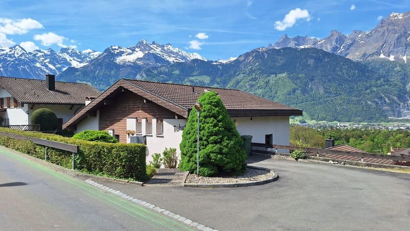 Casa unifamiliare con vista da sogno e dintorni (9)