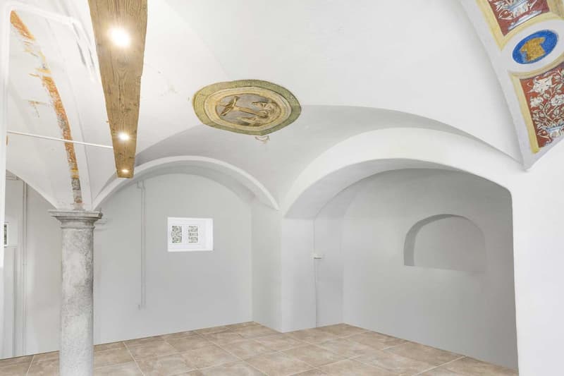 Charming multi-family house with two residential units and a commercial space (4)
