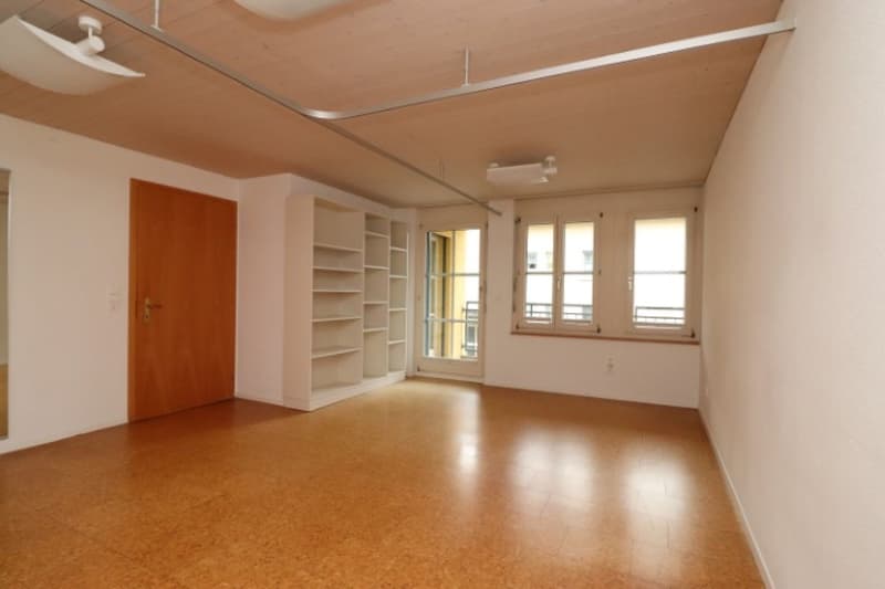 4.5 Zimmer-Wohnung mit Lift und Balkon/Loggia (2)