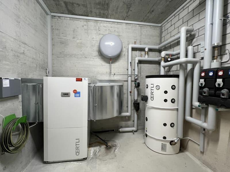 Luft-Wasser Wärmepumpe im Technikraum