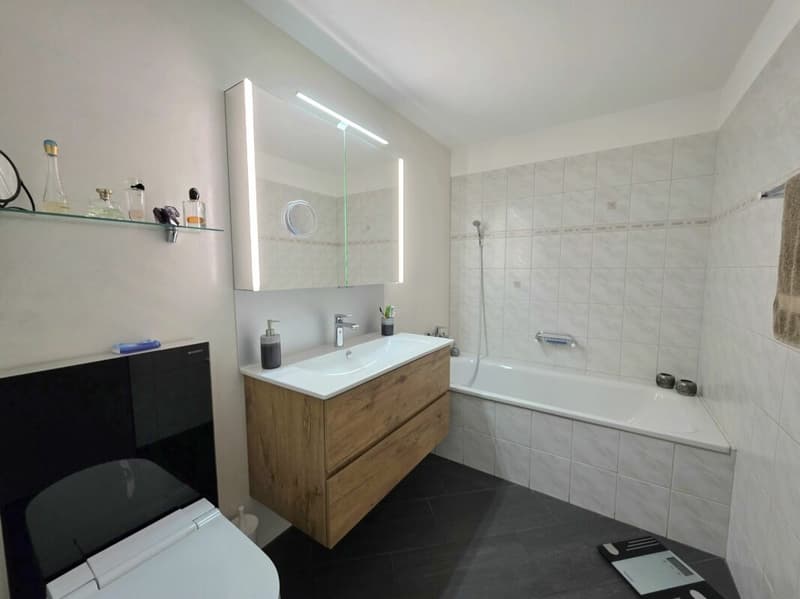 Wunderschöne 4 1/2 Zimmer-Wohnung (6)