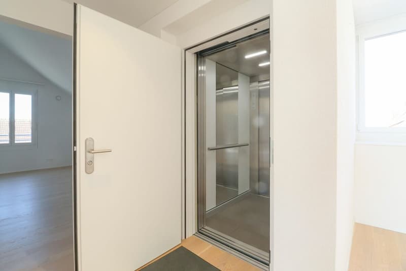 Vivre dans la vieillesse - spacieux et confortable - appartement penthouse avec accès ascenseur privé (9)