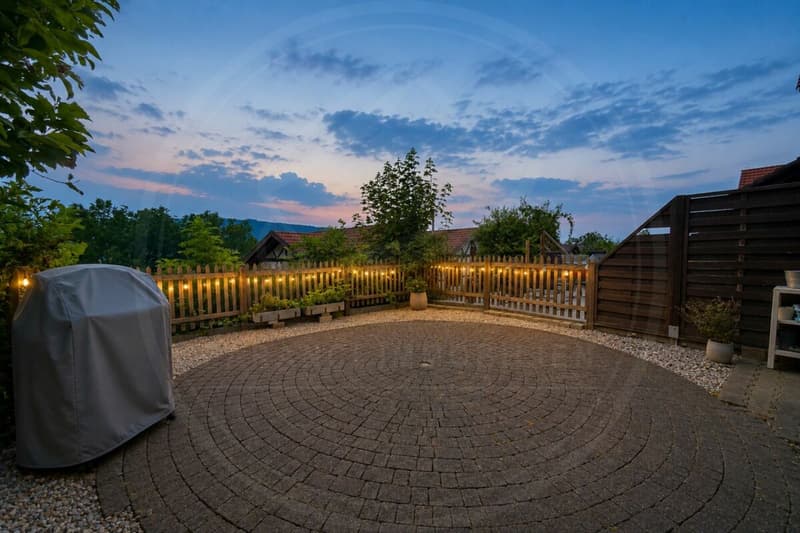 Casa a schiera di 4½ locali ben mantenuta con charme a Stein AG (7)