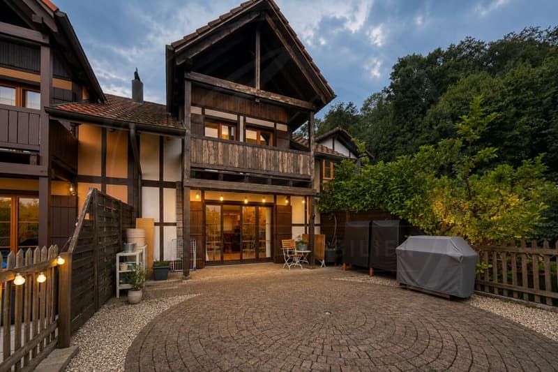 Casa a schiera di 4½ locali ben mantenuta con charme a Stein AG (1)