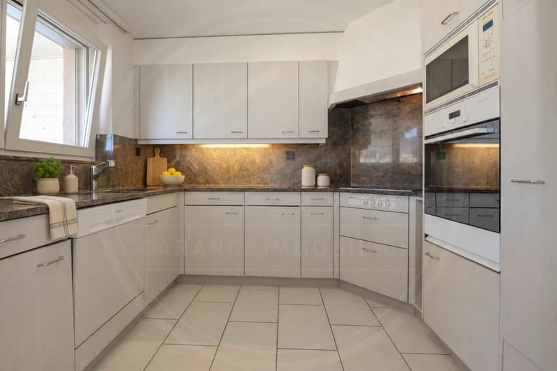 RESERVIERT - Gepflegte 3½ Zimmer-Wohnung mit zwei Balkonen im zweiten Obergeschoss (3)