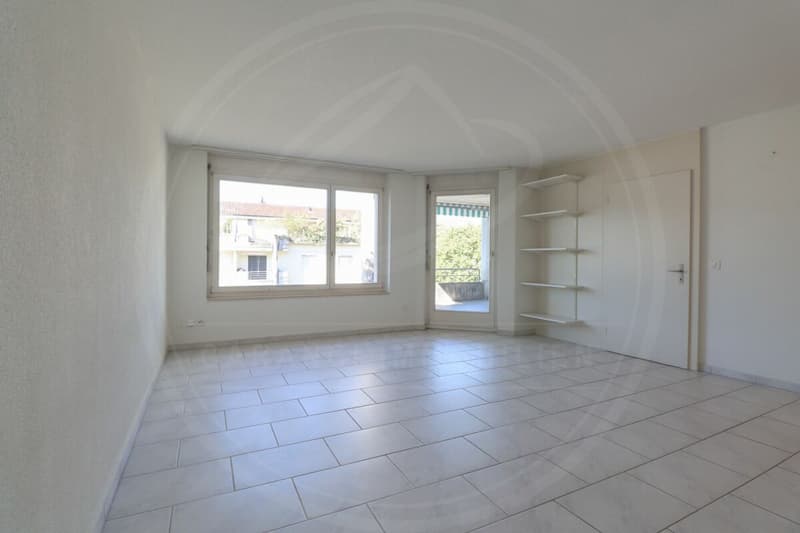RESERVIERT - Gepflegte 3½ Zimmer-Wohnung mit zwei Balkonen im zweiten Obergeschoss (10)