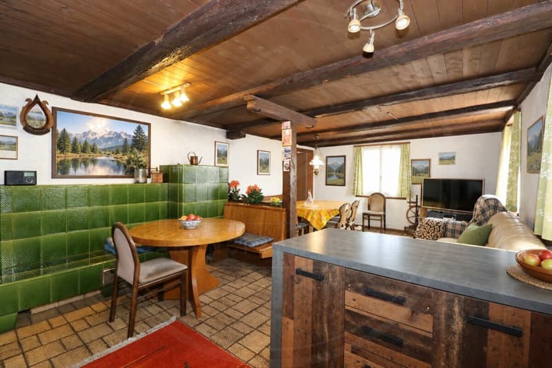 Zweifamilienhaus mit Stall und Landwirtschaftsland in Wettingen (2)