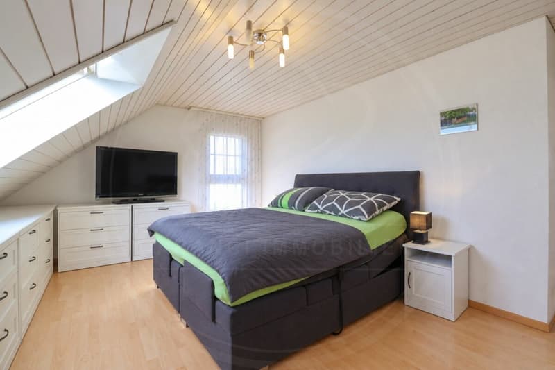 Freistehendes 5½-Zimmer-Einfamilienhaus mit Garten und 2 Tiefgaragenparkplätzen (6)