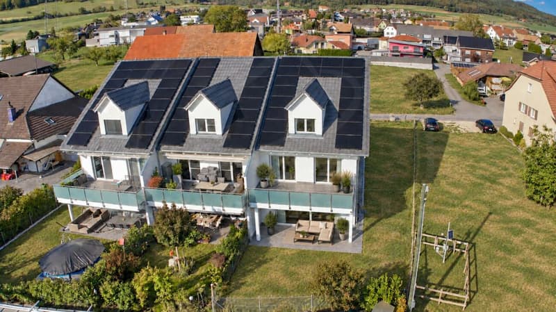 Modernes 6½-Zimmer-Reiheneinfamilienhaus mit Ausblick ins Grüne (1)